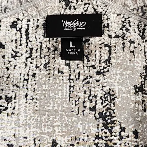 Mossimo Women's V-Neck Sleeveless Flutter Blouse Geometric Pattern Size Large - Picture 3 of 10